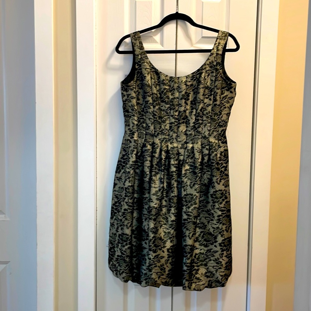 Holiday sparkle in gold and lace